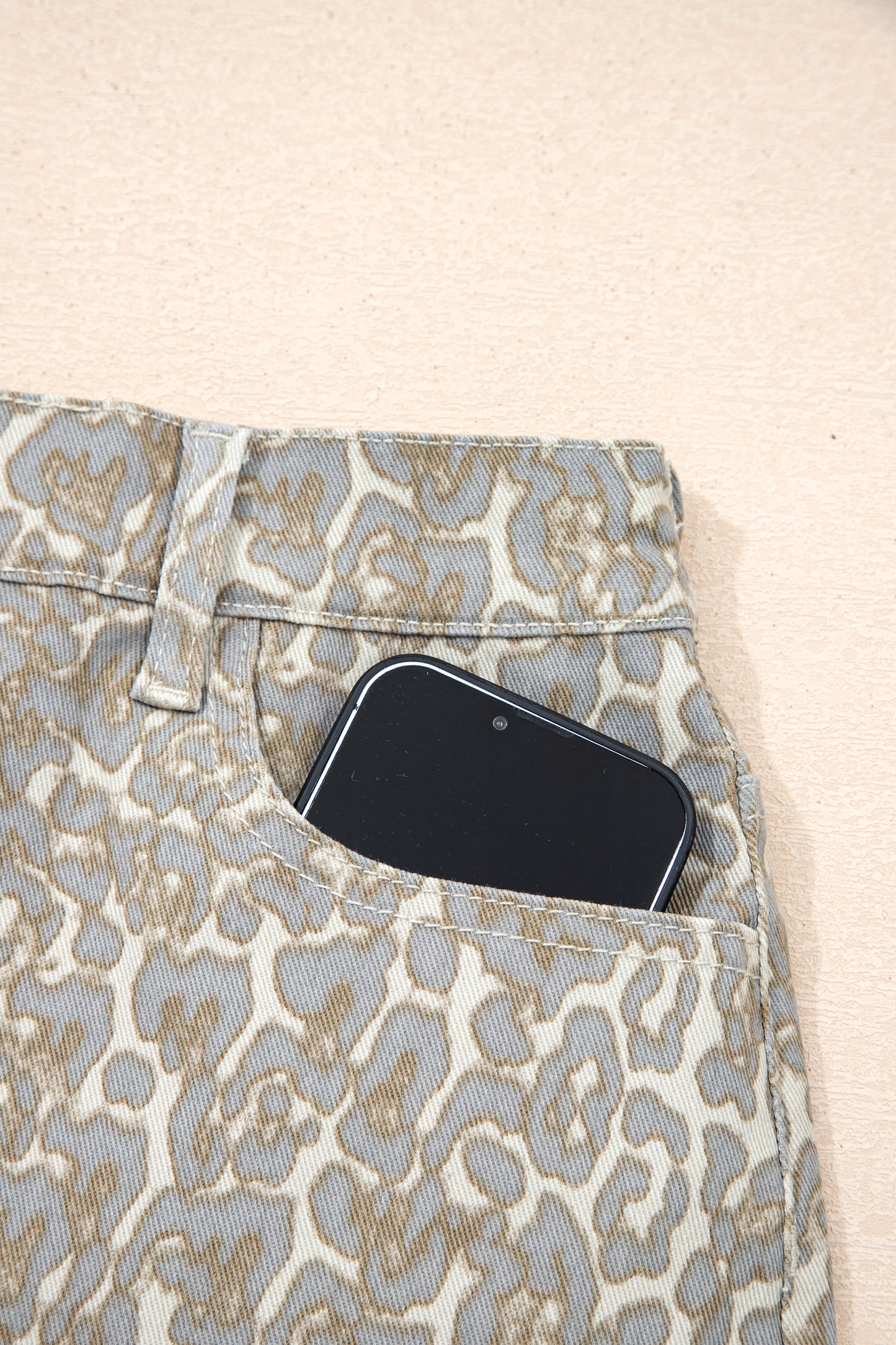 Khaki Raw Edge Leopard Print Denim Shorts